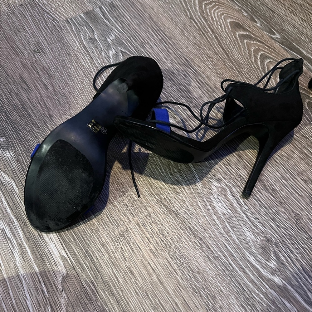 Shoes - Picture 4 of 8